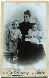 Maria Theresia Hubertina Chorus mit ihren Kindern Erich und Paul